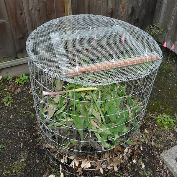 Wire compost bin with top cap for mixed waste composting purpose.